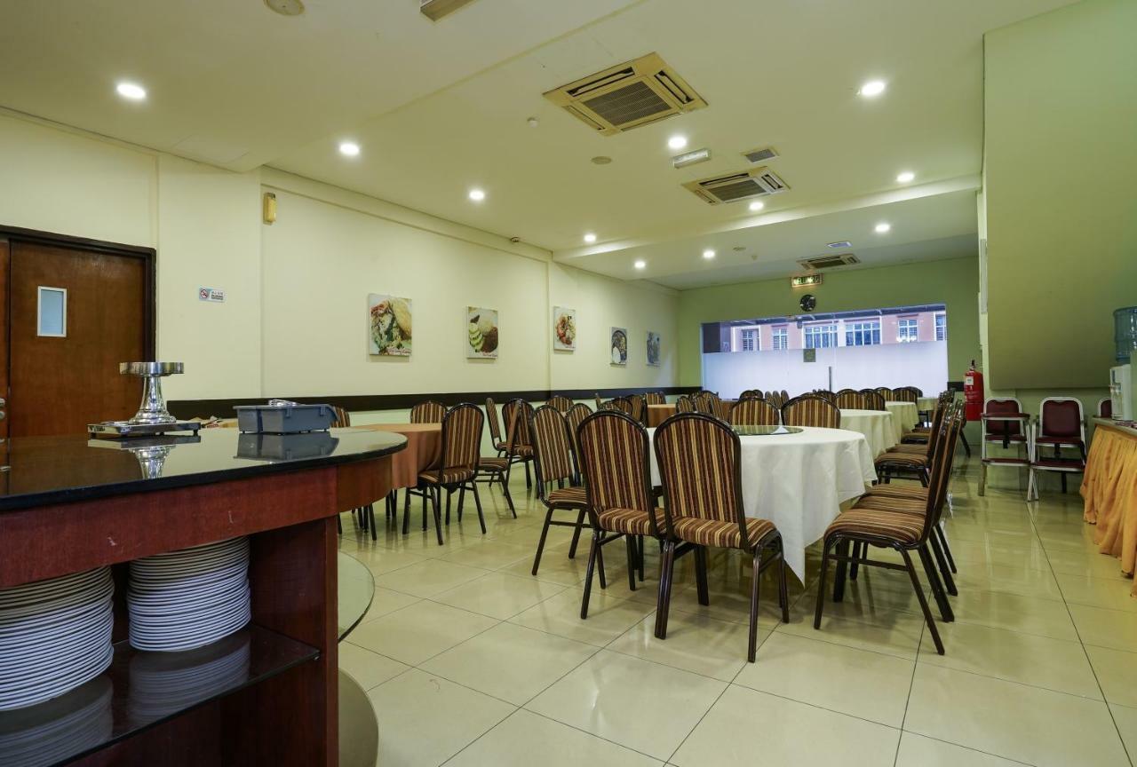 Oyo 43955 N9 Business Hotel Nilai Eksteriør billede