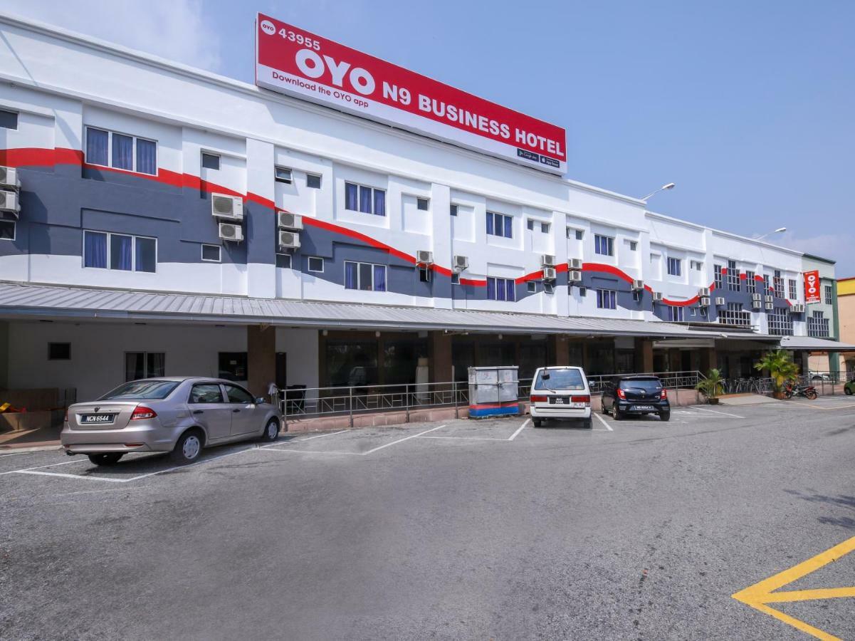 Oyo 43955 N9 Business Hotel Nilai Eksteriør billede