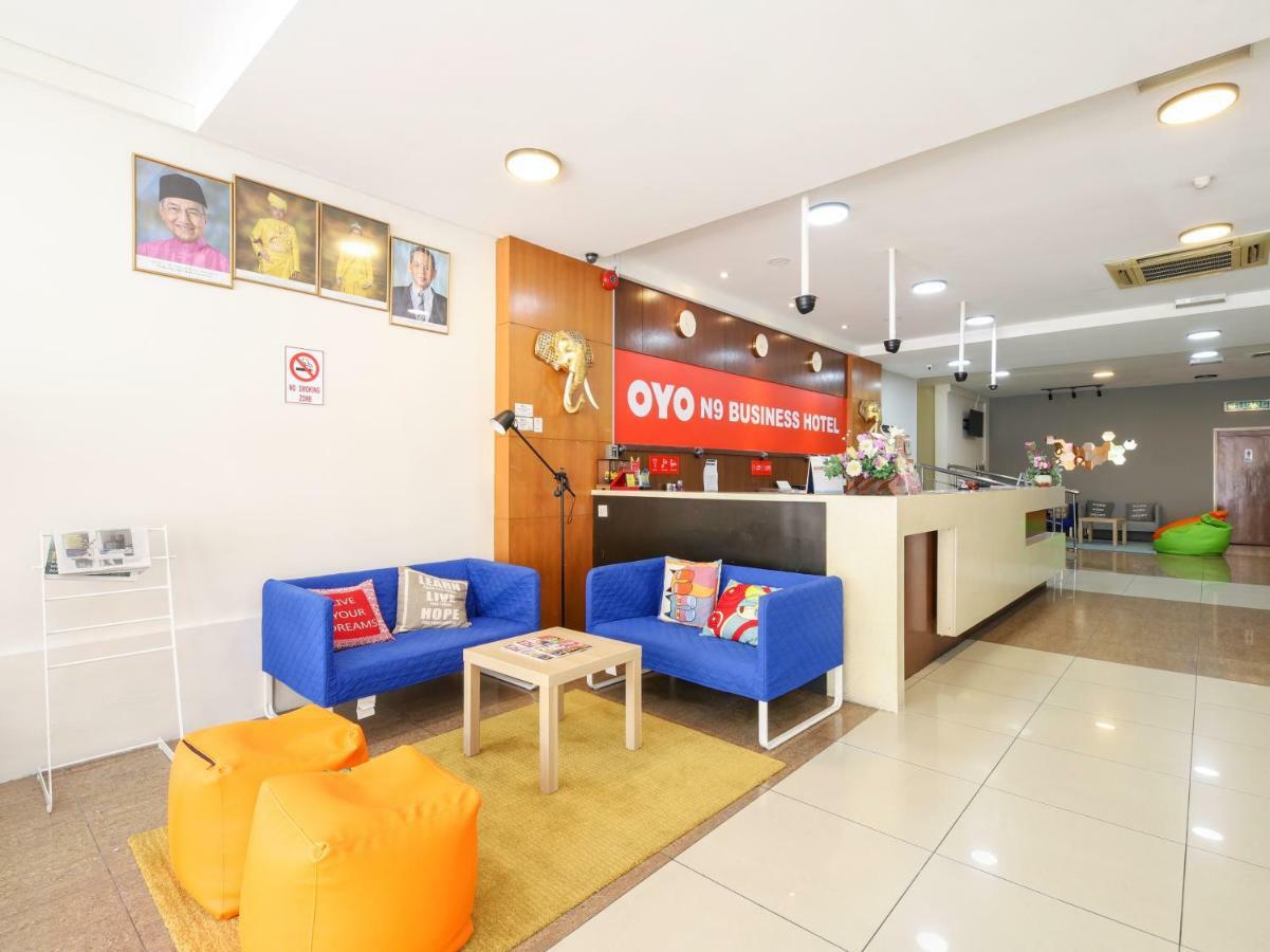 Oyo 43955 N9 Business Hotel Nilai Eksteriør billede